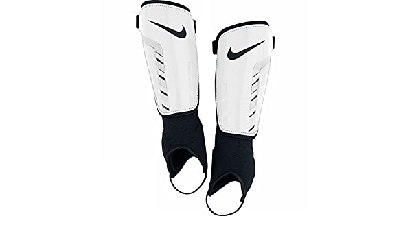 SP0256 800 ESPINILLERA NIKE